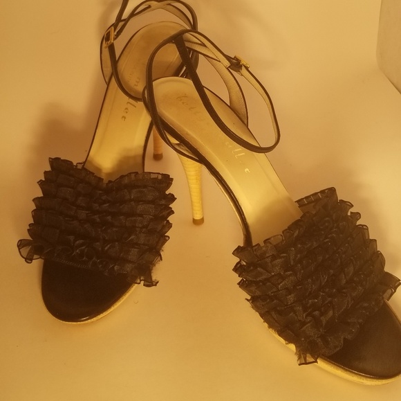 Bettye Mueller - Picture 2 of 4